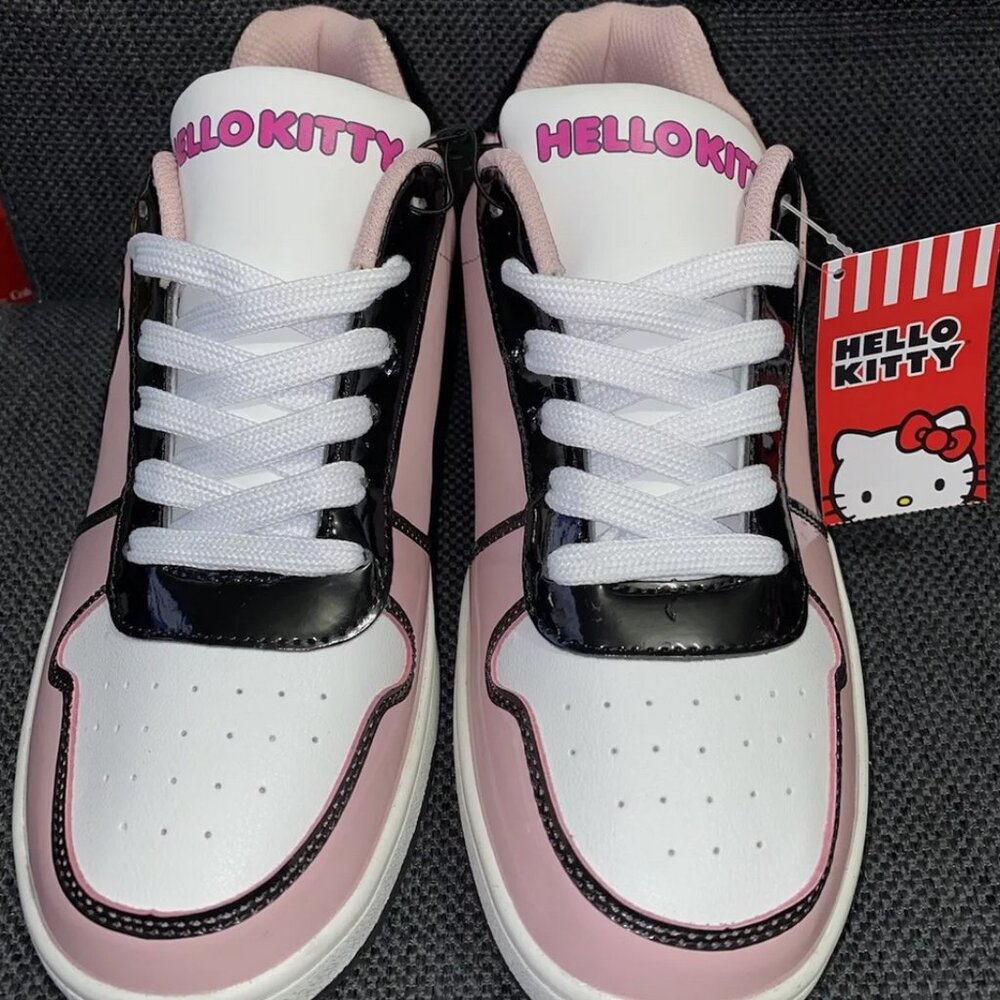 Lady’s Shoes size 10